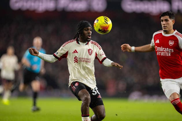 Football - FA Premier League - Arsenal FC v Liverpool FC LONDON, ENGLAND - Thursday, January 8, 2026: Liverpool s Jeremie Frimpong during the FA Premier League match between Arsenal FC and Liverpool FC at the Emirates Stadium. (Photo by David Rawcliffe Propaganda) LONDON Emirates Stadium GREATER LONDON ENGLAND  Copyright: xDavidxRawcliffex P2026-01-08-Arsenal_Liverpool-37