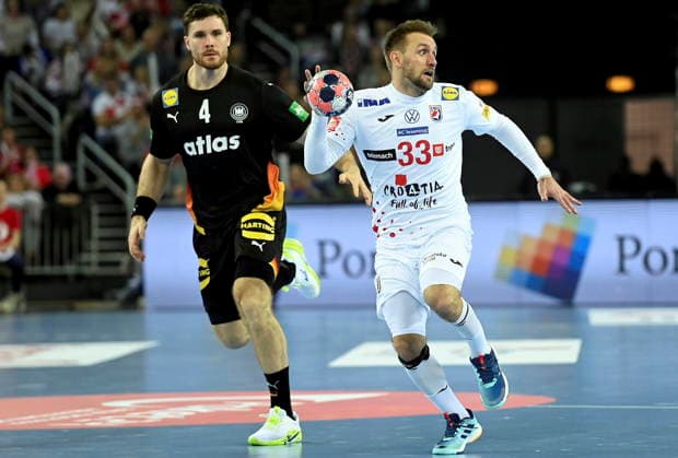 Zagreb, 080126. Arena Zagreb. Friendly handball match in preparation for the European Championship, EM, Europameisterschaft Croatia - Germany. In the photo: Johannes Golla, Luka Cindric. Photo: Ronald Gorsic CROPIX Copyright: xxRonaldxGorsicx hrvatska_njemacka39-080126
