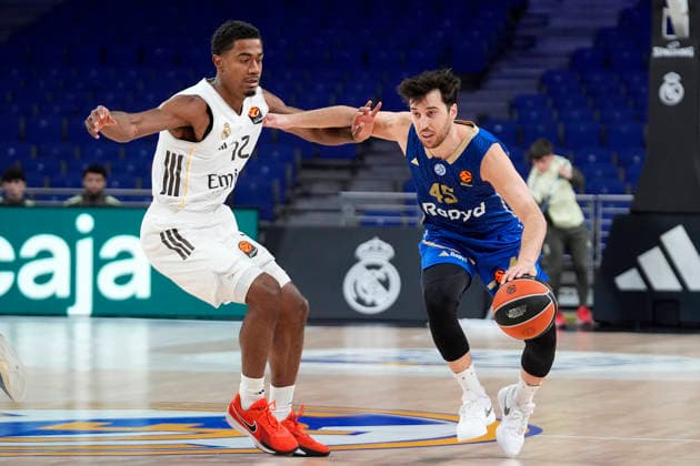 Real Madrid s Theo Maledon (l) and Maccabi Rapyd Tel Aviv s Tamir Blatt during Euroleague Regular Season Round 21 match. January 8, 2026. (2026010846)