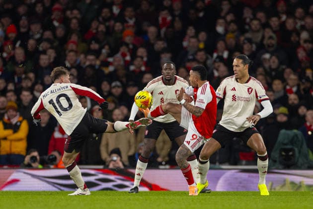 Football - FA Premier League - Arsenal FC v Liverpool FC LONDON, ENGLAND - Thursday, January 8, 2026: (L-R) Liverpool s Alexis Mac Allister and Arsenal s Gabriel Jesus during the FA Premier League match between Arsenal FC and Liverpool FC at the Emirates Stadium. (Photo by David Rawcliffe Propaganda) LONDON Emirates Stadium GREATER LONDON ENGLAND  Copyright: xDavidxRawcliffex P2026-01-08-Arsenal_Liverpool-73