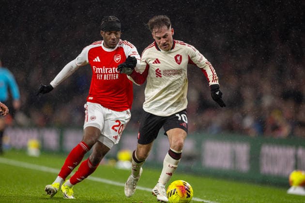 Football - FA Premier League - Arsenal FC v Liverpool FC LONDON, ENGLAND - Thursday, January 8, 2026: Liverpool s Alexis Mac Allister and Arsenal s Noni Madueke during the FA Premier League match between Arsenal FC and Liverpool FC at the Emirates Stadium. (Photo by David Rawcliffe Propaganda) LONDON Emirates Stadium GREATER LONDON ENGLAND  Copyright: xDavidxRawcliffex P2026-01-08-Arsenal_Liverpool-81