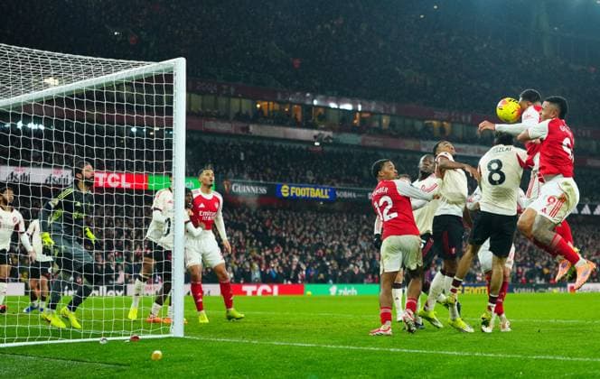 Gabriel Magalhaes and Gabriel Jesus of Arsenal get in eachother s way with the last chance of the match Arsenal v Liverpool, Premier League, Football, Emirates Stadium, London, UK - 08 Jan 2026London Emirates Stadium United Kingdom EDITORIAL USE ONLY No use with unauthorised audio, video, data, fixture lists, club league logos or live services. Online in-match use limited to 120 images, no video emulation. No use in betting, games or single club league player publications. Copyright: xJavierxGarcia Shutterstockx 16232941z