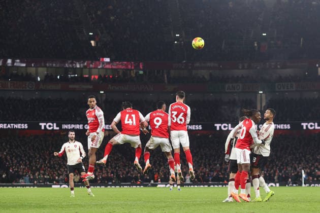 Arsenal v Liverpool 08 January 2026, London - Premier League Football - Arsenal v Liverpool - Dominik Szoboszlai of Liverpool takes a free kick - Photo: Charlotte Wilson Offside. London UK Copyright: xCharlottexWilsonx xOffsidexOffside