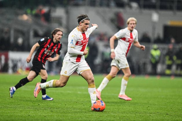 CALCIO - Serie A - AC Milan vs Genoa CFC Lorenzo Colombo of Genoa Cfc in action during the Italian Serie A football match between AC Milan and Genoa Cfc on January 8th, 2026 at Giuseppe Meazza San Siro Siro stadium in Milan, Italy Milan Italy  Copyright: xIPAxSport ABACAx