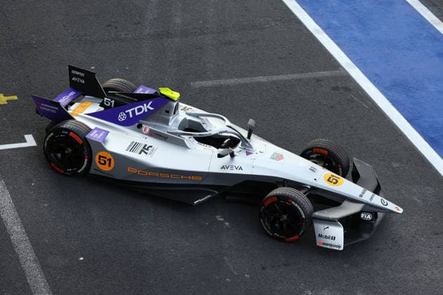 Porsche 99x Electric 94 von Pascal Wehrlein Gen 3 Evo Rennwagen mit 75 Jahre Porsche Motorsport Sonderdesgin bei einem Fotoshooting in der Boxengasse, FIA Formel E Weltmeisterschaft Saison 12, Mexiko City E- Prix, 08.01.2026, Mexiko75 Jahre Porsche Motorsport Sonderdesgin
