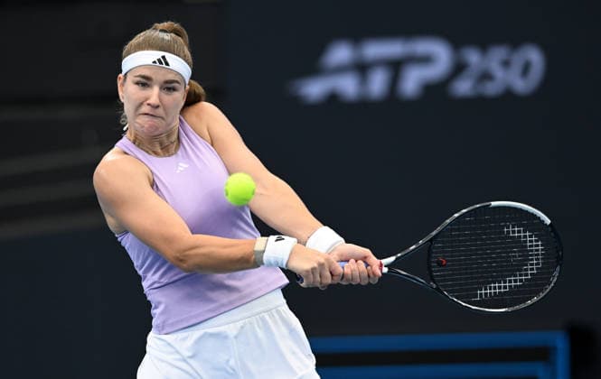 TENNIS BRISBANE INTERNATIONAL, Karolina Muchova of the Czech Republic in action against Elena Rybakina of Kazakhstan during the quarter-finals of the Brisbane International tennis tournament at Pat Rafter Arena in Brisbane, Friday, January 9, 2026. ( NO ARCHIVING, EDITORIAL USE ONLY BRISBANE QUEENSLAND AUSTRALIA  Copyright: xDARRENxENGLANDx 20260109153292982922
