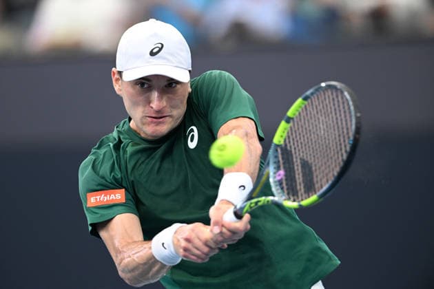 TENNIS BRISBANE INTERNATIONAL, Raphael Collignon of Belgium in action against Brandon Nakashima of the USA during the quarter-finals of the Brisbane International tennis tournament at Pat Rafter Arena in Brisbane, Friday, January 9, 2026. ( NO ARCHIVING, EDITORIAL USE ONLY BRISBANE QUEENSLAND AUSTRALIA  Copyright: xDARRENxENGLANDx 20260109161860215172