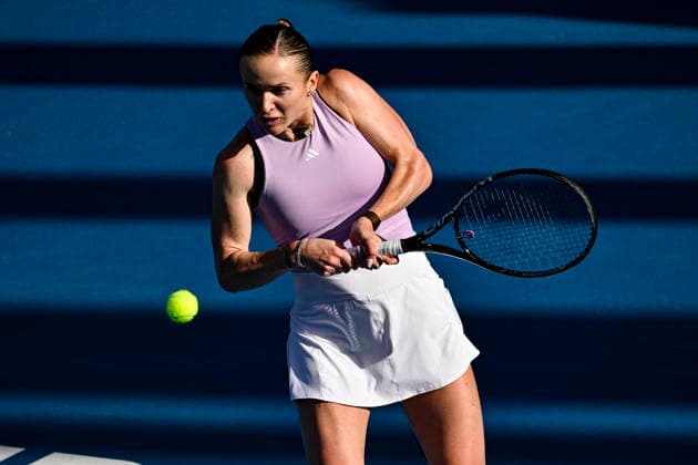 Elina Svitolina (UKR) plays a shot against Sonay Kartal (GBR) in her quarter final match of the ASB Classic Women™s WTA250 tennis tournament at Manuka Doctor Arena, Auckland, New Zealand on Friday 9 January 2026. Photo credit: Alan Lee Auckland New Zealand Copyright: xAlanxLeex xx