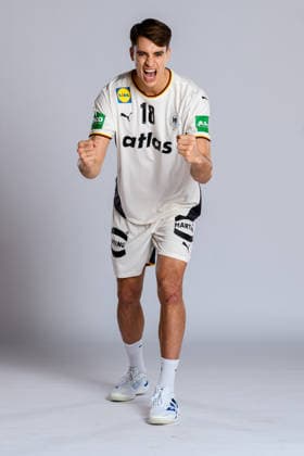 Muenchen: Handball DHB - Deutschland - Fotoshooting Julian Köster Koester (Deutschland) Deutschland