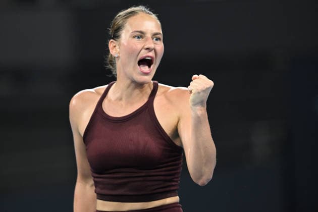 TENNIS BRISBANE INTERNATIONAL, Marta Kostyuk of Ukraine celebrates winning the first set against Mirra Andreeva of Russia during the quarter-finals of the Brisbane International tennis tournament at Pat Rafter Arena in Brisbane, Friday, January 9, 2026. ( NO ARCHIVING, EDITORIAL USE ONLY BRISBANE QUEENSLAND AUSTRALIA  Copyright: xDARRENxENGLANDx 20260109114837645235