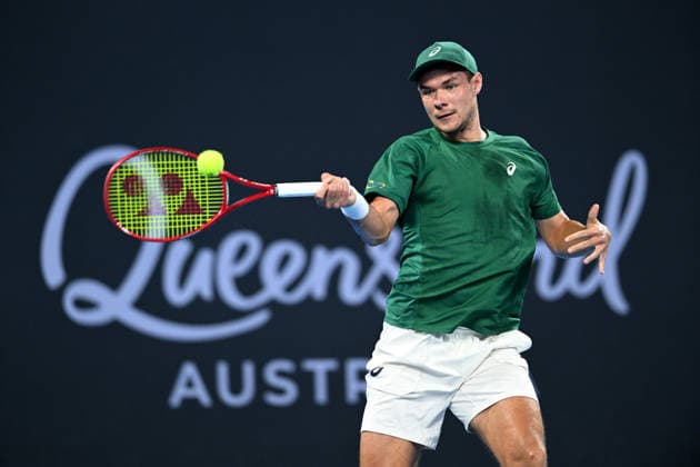 TENNIS BRISBANE INTERNATIONAL, Kamil Majchrzak of Poland in action against Daniil Medvedev of Russia during the quarter-finals of the Brisbane International tennis tournament at Pat Rafter Arena in Brisbane, Friday, January 9, 2026. ( NO ARCHIVING, EDITORIAL USE ONLY BRISBANE QUEENSLAND AUSTRALIA  Copyright: xDARRENxENGLANDx 20260109133675806526