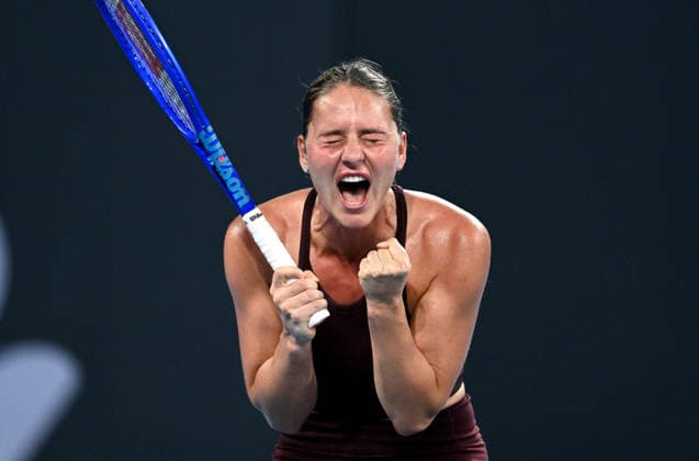 TENNIS BRISBANE INTERNATIONAL, Marta Kostyuk of Ukraine celebrates winning against Mirra Andreeva of Russia during the quarter-finals of the Brisbane International tennis tournament at Pat Rafter Arena in Brisbane, Friday, January 9, 2026. ( NO ARCHIVING, EDITORIAL USE ONLY BRISBANE QUEENSLAND AUSTRALIA  Copyright: xDARRENxENGLANDx 20260109156705679730