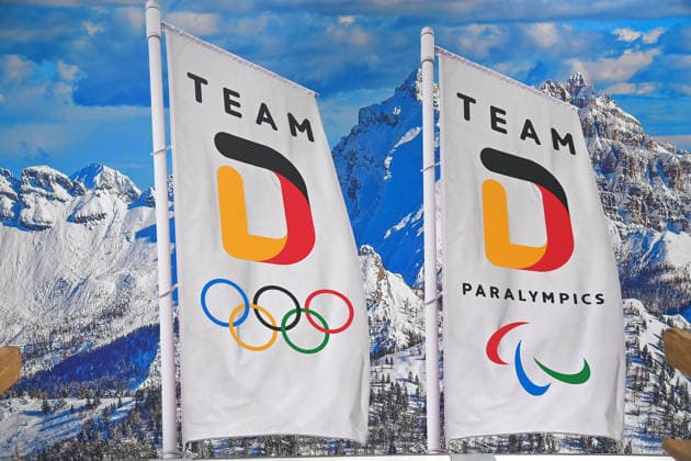 Allgemein,Schild,Logo Team D ,Paralympics. Einkleidung der Deutschen Olympiamannschaft, Einkleidung Team Deutschland fuer die Winterspiele 2026 in Mailand und Cortina. *** General,Shield,Logo Team D ,Paralympics clothing for the German Olympic team, clothing for Team Germany for the 2026 Winter Games in Milan and Cortina