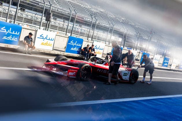 2025 FORMULA E MEXICO CITY ePRIX mecaniciens mechanics, carrosserie body, Nissan Formula E Team, Nissan e-4ORCE 05, during the the Mexico City Paulo ePrix, 2nd round of the 2025-26 ABB FIA Formula E World Championship, WM, Weltmeisterschaft on the Autodromo Hermanos Rodriguez from January 8 to 10, 2025 in Mexico City, Mexico - Mexico CityMexico  Copyright: xDamienxDoumerguex