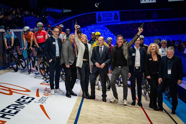 KROMP Friederike, SCHNEIDER Hans Peter, WACKEL Peter Sixdays Bremen 2026 KROMP Friederike ( GER ) Coach Werder Bremen - SCHNEIDER Hans Peter ( GER ) - Chef ÖVB Arena - WACKEL Peter ( GER ) - Singer - Entertainer Starting Shoot - Querformat - quer - horizontal - Landscape - Event Veranstaltung: Sixdays Bremen 2026 - Category Kategorie: Cycling - Track cycling, Rad, Radsport, Bahnrad, Bahn Sixdays - Elite Männer - Location Ort: Europe Germany - Bremen - ÖVB Arena - Start Shoot - Date Datum: 09.01.2026 Friday Day 1 -