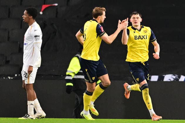 Milton Keynes Dons v Oxford City, FA Cup, 3rd Round GOAL Oxford United forward (on loan from Tottenham Hotspur) Will Lankshear (27) scores a goal and celebrates with Oxford United defender Michal Helik (6) 1-1 during the FA Cup match between Milton Keynes Dons and Oxford City at stadium:mk, Milton Keynes, UK on 9 January 2026. Milton Keynes stadium:mk Buckinghamshire UK Editorial use only DataCo restrictions apply See www.football-dataco.com , Copyright: xDennisxGoodwinx PSI-23557-0031