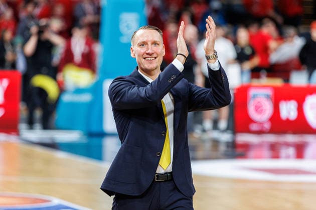 Mikko Riipinen (MHP Riesen Ludwigsburg, Trainer), Einzelbild, Einzelfoto, Portrait, Portraet, jubelt, Jubel, positive Emotionen, positive Emotion, Spielende, BMA365 Bamberg Baskets vs. MHP Riesen Ludwigsburg, Basketball, easyCredit BBL, 15. Spieltag, 09.01.2026 BMA365 Bamberg Baskets vs. MHP Riesen Ludwigsburg, Basketball, easyCredit BBL, 15. Spieltag, 09.01.2026 Bamberg Copyright: xEibner-Pressefoto G.xSantemizx EP_EER
