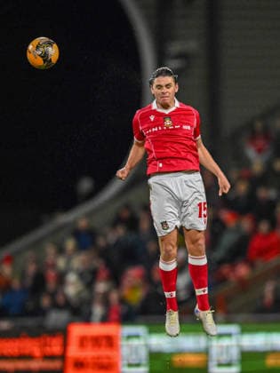 Wrexham v Nottingham Forest Emirates FA Cup George Dobson of Wrexham wins a header during the Emirates FA Cup match at the STÅK Racecourse, Wrexham 09 01 2026 UK Newspapers OUT Copyright: xKarlxVallantinex FIL-22769-0069