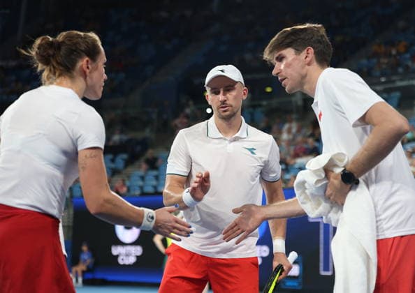 TENIS UNITED CUP SYDNEY 2026 09012026 N Z KATARZYNA KAWA, JAN ZIELINSKI I MATEUSZ TERCZYNSKI W TRAKCIE MECZU PAR MIESZANYCH PRZECIWKO REPREZENTACJI AUSTRALII W CWIERCFINALE TURNIEJU UNITED CUP W SYDNEY MARCIN CHOLEWINSKI NEWSPIX.PL TENIS UNITED CUP SYDNEY 2026 09012026 KATARZYNA KAWA, JAN ZIELINSKI AND MATEUSZ TERCZYNSKI DURING THE MATCH AGAINST AUSTRALIA IN THE QUATERFINAL UNITED CUP IN SYDNEY NEWSPIX.PL --- newspix.pl 