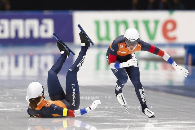 TOMASZOW MAZOWIECKI, Arena Lodowa, 09-01-2026 , season 2025 2026 , European Single Distances Championships Speedskating. Team sprint ladies Netherlands Isabel Grevelt falls skating behind Naomi Verkerk EC Single Distances 09-01-2026  x200674554x Copyright: