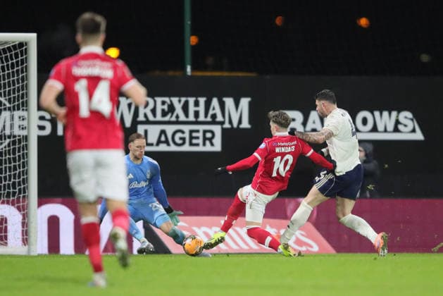 Wrexham FC v Nottingham Forest, FA Cup, 3rd Round Josh Windass of Wrexham thwarted by Matz Sels of Nottingham Forest during the FA Cup match between Wrexham FC and Nottingham Forest at the Racecourse Ground, Wrexham, UK on 9 January 2026. Wrexham Racecourse Ground Wales UK Editorial use only DataCo restrictions apply See www.football-dataco.com , Copyright: xAlunxRobertsx PSI-23552-0064