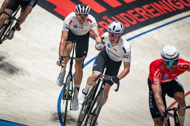 MALMBERG Matias, POLITT Nils: Sixdays Bremen 2026 Team 1 - HERMES SYSTEME - MALMBERG Matias ( DEN ) - Black - POLITT Nils ( GER ) - Red Querformat - quer - horizontal - Landscape - Event Veranstaltung: Sixdays Bremen 2026 - Category Kategorie: Cycling - Track cycling, Rad, Radsport, Bahnrad, Bahn Sixdays - Elite Men - Location Ort: Europe Germany - Bremen - ÖVB Arena - Discipline: Madison - Distance: 45 min - Date Datum: 09.01.2026 Friday Day 1 -