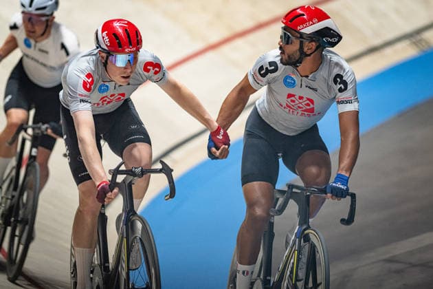 GRODIN Donovan, BERNARD Thibaut: Sixdays Bremen 2026 Team 3 - SPIELBANK BREMEN - GRODIN Donovan ( FRA ) - Black - BERNARD Thibaut ( BEL ) - Red Querformat - quer - horizontal - Landscape - Event Veranstaltung: Sixdays Bremen 2026 - Category Kategorie: Cycling - Track cycling, Rad, Radsport, Bahnrad, Bahn Sixdays - Elite Men - Location Ort: Europe Germany - Bremen - ÖVB Arena - Discipline: Madison - Distance: 45 min - Date Datum: 09.01.2026 Friday Day 1 -
