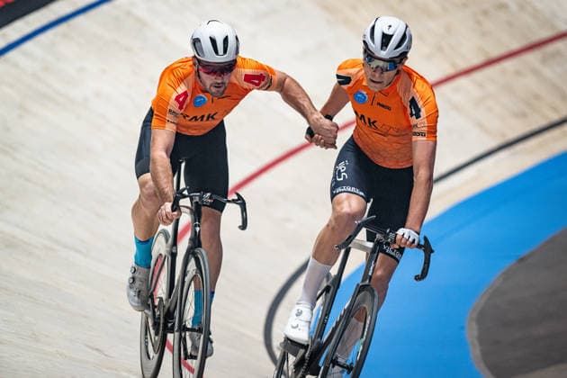BENERAU Victor, VONES Jan: Sixdays Bremen 2026 Team 4 - RMK-KANZLEI BREMEN - BENERAU Victor ( SUI ) - Black - VONES Jan ( CZE ) - Red Querformat - quer - horizontal - Landscape - Event Veranstaltung: Sixdays Bremen 2026 - Category Kategorie: Cycling - Track cycling, Rad, Radsport, Bahnrad, Bahn Sixdays - Elite Men - Location Ort: Europe Germany - Bremen - ÖVB Arena - Discipline: Madison - Distance: 45 min - Date Datum: 09.01.2026 Friday Day 1 -