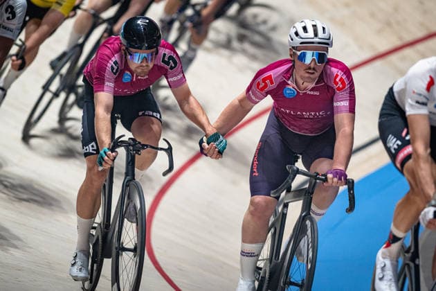 BREISE Max David, MALCHAREK Moritz: Sixdays Bremen 2026 Team 5 - ATLANTIC HOTELS - BREISE Max David ( GER ) - Black - MALCHAREK Moritz ( GER ) - Red Querformat - quer - horizontal - Landscape - Event Veranstaltung: Sixdays Bremen 2026 - Category Kategorie: Cycling - Track cycling, Rad, Radsport, Bahnrad, Bahn Sixdays - Elite Men - Location Ort: Europe Germany - Bremen - ÖVB Arena - Discipline: Madison - Distance: 45 min - Date Datum: 09.01.2026 Friday Day 1 -