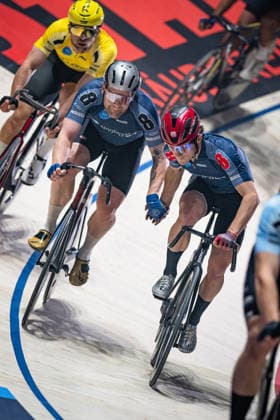 EEFTING Roy, CONSTANT Matteo: Sixdays Bremen 2026 Team 8 - NORDWEST TICKET - EEFTING Roy ( NED ) - Black - CONSTANT Matteo ( SUI ) - Red Hochformat - Hoch - Vertikal - Portrait - Event Veranstaltung: Sixdays Bremen 2026 - Category Kategorie: Cycling - Track cycling, Rad, Radsport, Bahnrad, Bahn Sixdays - Elite Men - Location Ort: Europe Germany - Bremen - ÖVB Arena - Discipline: Madison - Distance: 45 min - Date Datum: 09.01.2026 Friday Day 1 -