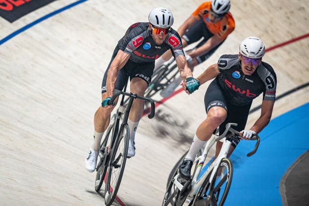 AUGENSTEIN Moritz, KLUGE Roger: Sixdays Bremen 2026 Team 9 - SWB - AUGENSTEIN Moritz ( GER ) - Black - KLUGE Roger ( GER ) - Red Querformat - quer - horizontal - Landscape - Event Veranstaltung: Sixdays Bremen 2026 - Category Kategorie: Cycling - Track cycling, Rad, Radsport, Bahnrad, Bahn Sixdays - Elite Men - Location Ort: Europe Germany - Bremen - ÖVB Arena - Discipline: Madison - Distance: 45 min - Date Datum: 09.01.2026 Friday Day 1 -