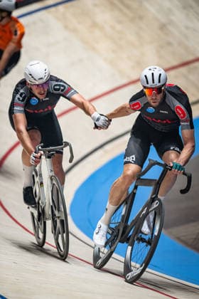 AUGENSTEIN Moritz, KLUGE Roger: Sixdays Bremen 2026 Team 9 - SWB - AUGENSTEIN Moritz ( GER ) - Black - KLUGE Roger ( GER ) - Red Hochformat - Hoch - Vertikal - Portrait - Event Veranstaltung: Sixdays Bremen 2026 - Category Kategorie: Cycling - Track cycling, Rad, Radsport, Bahnrad, Bahn Sixdays - Elite Men - Location Ort: Europe Germany - Bremen - ÖVB Arena - Discipline: Madison - Distance: 45 min - Date Datum: 09.01.2026 Friday Day 1 -