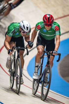 DONEGA Matteo, SIERRA Juan David: Sixdays Bremen 2026 Team 10 - WANDSCHER GRUPPE - DONEGA Matteo ( ITA ) - Black - SIERRA Juan David ( ITA ) - Red Hochformat - Hoch - Vertikal - Portrait - Event Veranstaltung: Sixdays Bremen 2026 - Category Kategorie: Cycling - Track cycling, Rad, Radsport, Bahnrad, Bahn Sixdays - Elite Men - Location Ort: Europe Germany - Bremen - ÖVB Arena - Discipline: Madison - Distance: 45 min - Date Datum: 09.01.2026 Friday Day 1 -
