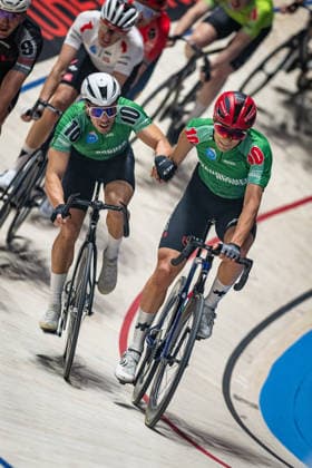 DONEGA Matteo, SIERRA Juan David: Sixdays Bremen 2026 Team 10 - WANDSCHER GRUPPE - DONEGA Matteo ( ITA ) - Black - SIERRA Juan David ( ITA ) - Red Hochformat - Hoch - Vertikal - Portrait - Event Veranstaltung: Sixdays Bremen 2026 - Category Kategorie: Cycling - Track cycling, Rad, Radsport, Bahnrad, Bahn Sixdays - Elite Men - Location Ort: Europe Germany - Bremen - ÖVB Arena - Discipline: Madison - Distance: 45 min - Date Datum: 09.01.2026 Friday Day 1 -