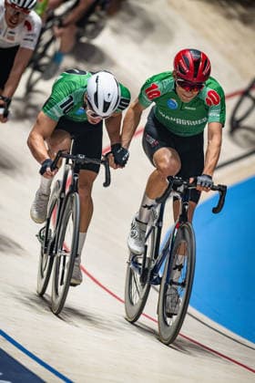 DONEGA Matteo, SIERRA Juan David: Sixdays Bremen 2026 Team 10 - WANDSCHER GRUPPE - DONEGA Matteo ( ITA ) - Black - SIERRA Juan David ( ITA ) - Red Hochformat - Hoch - Vertikal - Portrait - Event Veranstaltung: Sixdays Bremen 2026 - Category Kategorie: Cycling - Track cycling, Rad, Radsport, Bahnrad, Bahn Sixdays - Elite Men - Location Ort: Europe Germany - Bremen - ÖVB Arena - Discipline: Madison - Distance: 45 min - Date Datum: 09.01.2026 Friday Day 1 -