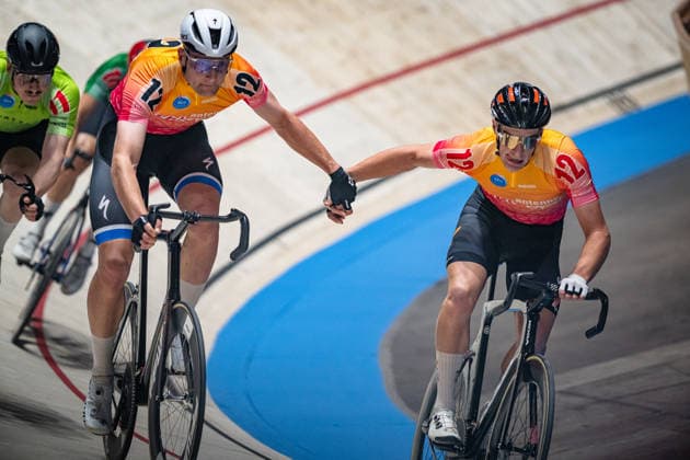 ABMA Elmar, PETERS Marvin: Sixdays Bremen 2026 Team 12 - ANTENNE SCHLAGER - ABMA Elmar ( NED ) - Black - PETERS Marvin ( NED ) - Red Querformat - quer - horizontal - Landscape - Event Veranstaltung: Sixdays Bremen 2026 - Category Kategorie: Cycling - Track cycling, Rad, Radsport, Bahnrad, Bahn Sixdays - Elite Men - Location Ort: Europe Germany - Bremen - ÖVB Arena - Discipline: Madison - Distance: 45 min - Date Datum: 09.01.2026 Friday Day 1 -