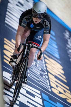 EDMUNDS Rhian: Sixdays Bremen 2026 Team 2 - VELO TRACK - EDMUNDS Rhian ( GBR ) - Hochformat - Hoch - Vertikal - Portrait - Event Veranstaltung: Sixdays Bremen 2026 - Category Kategorie: Cycling - Track cycling, Rad, Radsport, Bahnrad, Bahn Sixdays - Elite Women - Location Ort: Europe Germany - Bremen - ÖVB Arena - Discipline: Sprint - Distance: 166 m - Date Datum: 09.01.2026 Friday Day 1 -