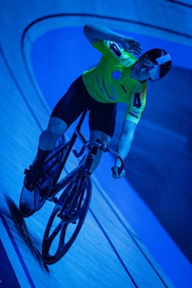 GILL Archie: Sixdays Bremen 2026 Team 4 - VELO TRACK - GILL Archie ( GBR ) Hochformat - Hoch - Vertikal - Portrait - Event Veranstaltung: Sixdays Bremen 2026 - Category Kategorie: Cycling - Track cycling, Rad, Radsport, Bahnrad, Bahn Sixdays - Elite Men - Location Ort: Europe Germany - Bremen - ÖVB Arena - Discipline: Sprint - Distance: 166 m - Date Datum: 09.01.2026 Friday Day 1 -