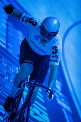 BOCK Benjamin: Sixdays Bremen 2026 Team 3 - BOBRINK - BOCK Benjamin ( GER ) Hochformat - Hoch - Vertikal - Portrait - Event Veranstaltung: Sixdays Bremen 2026 - Category Kategorie: Cycling - Track cycling, Rad, Radsport, Bahnrad, Bahn Sixdays - Elite Men - Location Ort: Europe Germany - Bremen - ÖVB Arena - Discipline: Sprint - Distance: 166 m - Date Datum: 09.01.2026 Friday Day 1 -