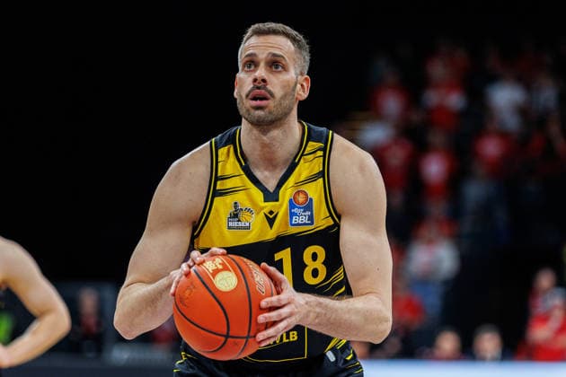 Jonas Wohlfarth-Bottermann (MHP Riesen Ludwigsburg, 18), Einzelbild, Einzelfoto, Portrait, Portraet, Freiwurf, BMA365 Bamberg Baskets vs. MHP Riesen Ludwigsburg, Basketball, easyCredit BBL, 15. Spieltag, 09.01.2026 BMA365 Bamberg Baskets vs. MHP Riesen Ludwigsburg, Basketball, easyCredit BBL, 15. Spieltag, 09.01.2026 Bamberg Copyright: xEibner-Pressefoto G.xSantemizx EP_EER