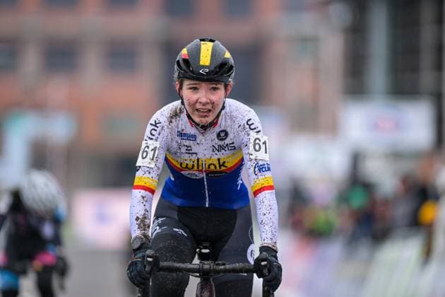Belgian julia Boulton celebrates as she crosses the finish line to win the Novices 1st year women race at the Belgian Cyclocross Championships in Beringen on Saturday 10 January 2026. DAVIDxPINTENS  x154940834x
