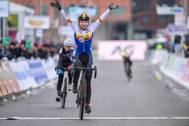 Belgian julia Boulton celebrates as she crosses the finish line to win the Novices 1st year women race at the Belgian Cyclocross Championships in Beringen on Saturday 10 January 2026. DAVIDxPINTENS  x154940895x