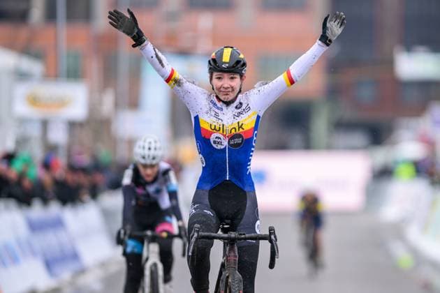 Belgian julia Boulton celebrates as she crosses the finish line to win the Novices 1st year women race at the Belgian Cyclocross Championships in Beringen on Saturday 10 January 2026. DAVIDxPINTENS  x154940924x