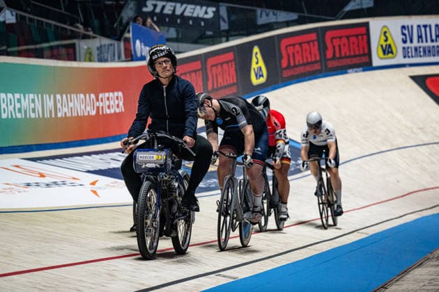 FÖRSTEMANN Robert, ROTHERHAM Matthew, BOCK Benjamin, GILL Archie: Sixdays Bremen 2026 Team 1 - BOBRINK - FÖRSTEMANN Robert ( GER ) - Team 2 - VELO TRACK - ROTHERHAM Matthew ( GBR ) - Team 3 - BOBRINK - BOCK Benjamin ( GER ) - Team 4 - VELO TRACK - GILL Archie ( GBR ) Querformat - quer - horizontal - Landscape - Event Veranstaltung: Sixdays Bremen 2026 - Category Kategorie: Cycling - Track cycling, Rad, Radsport, Bahnrad, Bahn Sixdays - Elite ... - Location Ort: Europe Germany - Bremen - ÖVB Arena - Discipline: Keirin - Distance: ... m - Date Datum: 09.01.2026 Friday Day 1 -