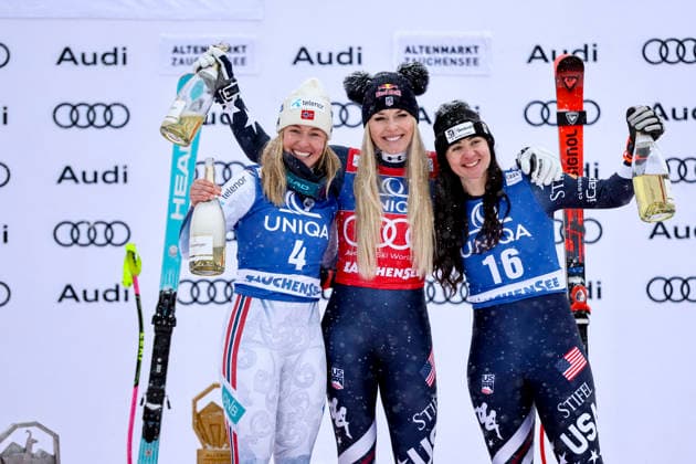 ALPINE SKIING - FIS WC Altenmarkt Zauchensee ALTENMARKT ZAUCHENSEE,AUSTRIA,10.JAN.26 - ALPINE SKIING - FIS World Cup, downhill, ladies. Image shows Kajsa Vickhoff Lie (NOR), Lindsey Vonn (USA) and Jacqueline Wiles (USA).  GEPAxpictures xDavidxGeieregger