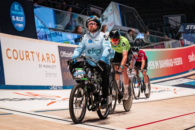 BOOS Benjamin: Sixdays Bremen 2026 Team 11 - COURTYARD BY MARRIOTT - BOOS Benjamin ( GER ) - Black Team 5 - VONHOF Mario ( GER ) - Pacemaker - Querformat - quer - horizontal - Landscape - Event Veranstaltung: Sixdays Bremen 2026 - Category Kategorie: Cycling - Track cycling, Rad, Radsport, Bahnrad, Bahn Sixdays - Elite Men - Location Ort: Europe Germany - Bremen - ÖVB Arena - Discipline: Derny Race - Distance: ... m - Date Datum: 09.01.2026 Friday Day 1 -