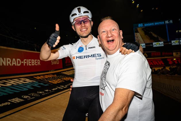 MALMBERG Matias: Sixdays Bremen 2026 Team 1 - HERMES SYSTEME - MALMBERG Matias ( DEN ) - Black - Querformat - quer - horizontal - Landscape - Event Veranstaltung: Sixdays Bremen 2026 - Category Kategorie: Cycling - Track cycling, Rad, Radsport, Bahnrad, Bahn Sixdays - Elite Men - Location Ort: Europe Germany - Bremen - ÖVB Arena - Discipline: Derny Race - Distance: ... m - Date Datum: 09.01.2026 Friday Day 1 - *** MALMBERG Matias Sixdays Bremen 2026 Team 1 HERMES SYSTEME MALMBERG Matias DEN Black Landscape horizontal Landscape Event Event Event Sixdays Bremen 2026 Category Category Cycling Track Cycling Sixdays Elite Men Location Location Europe Germany Bremen ÖVB Arena Discipline Derny Race Distance m Date Date 09 01 2026 Friday Day 1