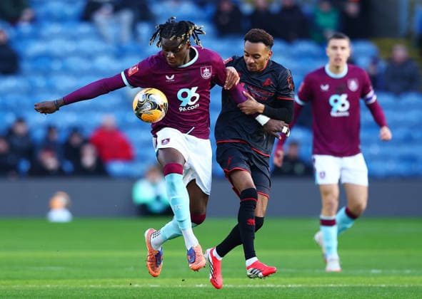 Lesley Ugochukwu of Burnley and Thierno Ballo of Millwall Burnley v Millwall, Emirates FA Cup, Third Round, Football, Turf Moor, Burnley, UK - 10 Jan 2026Burnley Turf Moor United Kingdom EDITORIAL USE ONLY No use with unauthorised audio, video, data, fixture lists, club league logos or live services. Online in-match use limited to 120 images, no video emulation. No use in betting, games or single club league player publications. Copyright: xMattxWest Shutterstockx 16246250u