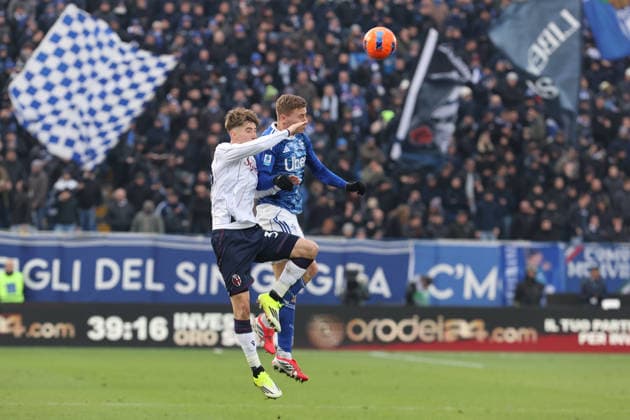 ComoÕs ComoÕs Ignace Van Der Brempt during the Serie A soccer match between Como and Bologna at the Giuseppe Sinigaglia stadium in Como, north Italy - January 10, 2026 - Soccer.  Copyright: xAntonioxSaiai LaPressex
