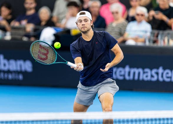January 10, 2026, Brisbane, Qld, Australia: ALEKSANDAR KOVACEVIC of the United States plays a forehand volley during his MenÃ¢â‚¬â ¢s Singles semifinal match against BRANDON NAKASHIMA of the United States at the Brisbane International. Brisbane Australia - ZUMAt173 20260110_zsp_t173_017 Copyright: xStephanexThomasx